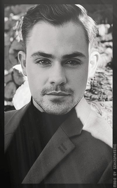 Dacre Montgomery JpX2UInf_o