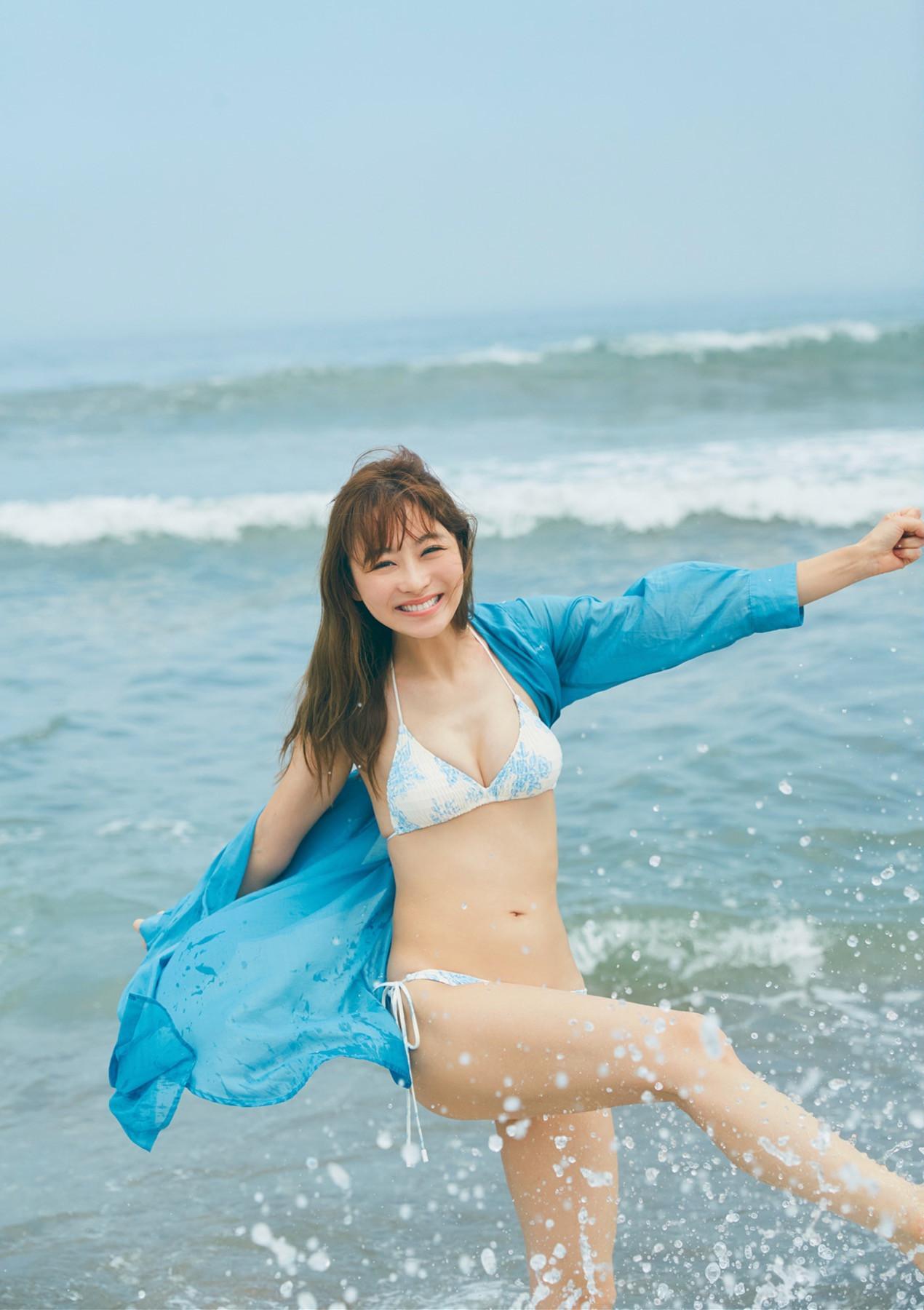 Nana Suzuki 鈴木奈々, 1st写真集 「Vivace」 Set.01(26)