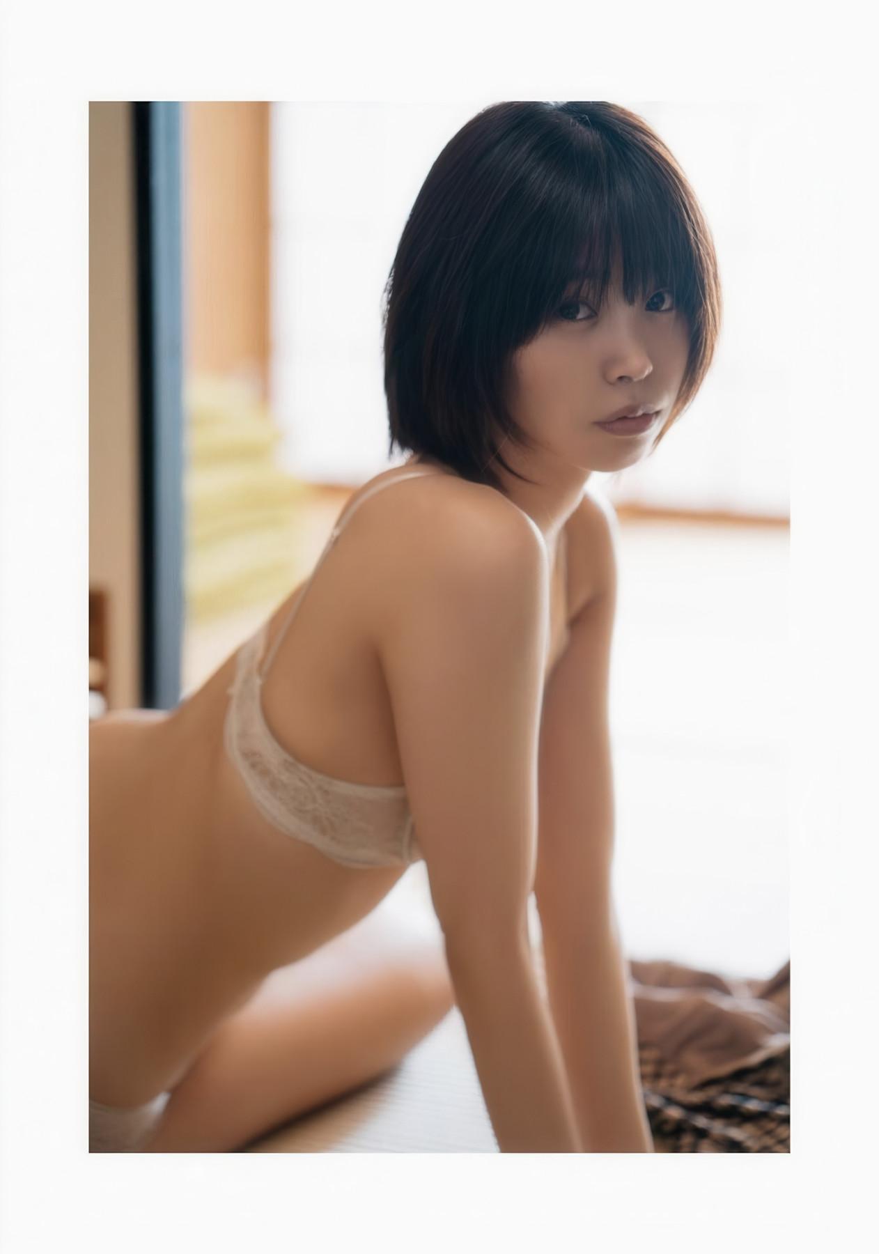 Tsugu Manaka 真中つぐ, 写真集 恋愛情緒 Wunder puglishing house Set.01(54)