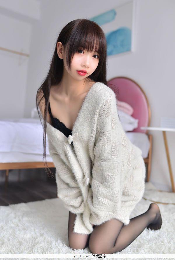 雪琪Cosplay–毛衣少女粉嘟嘟小嘴可爱写真(4)