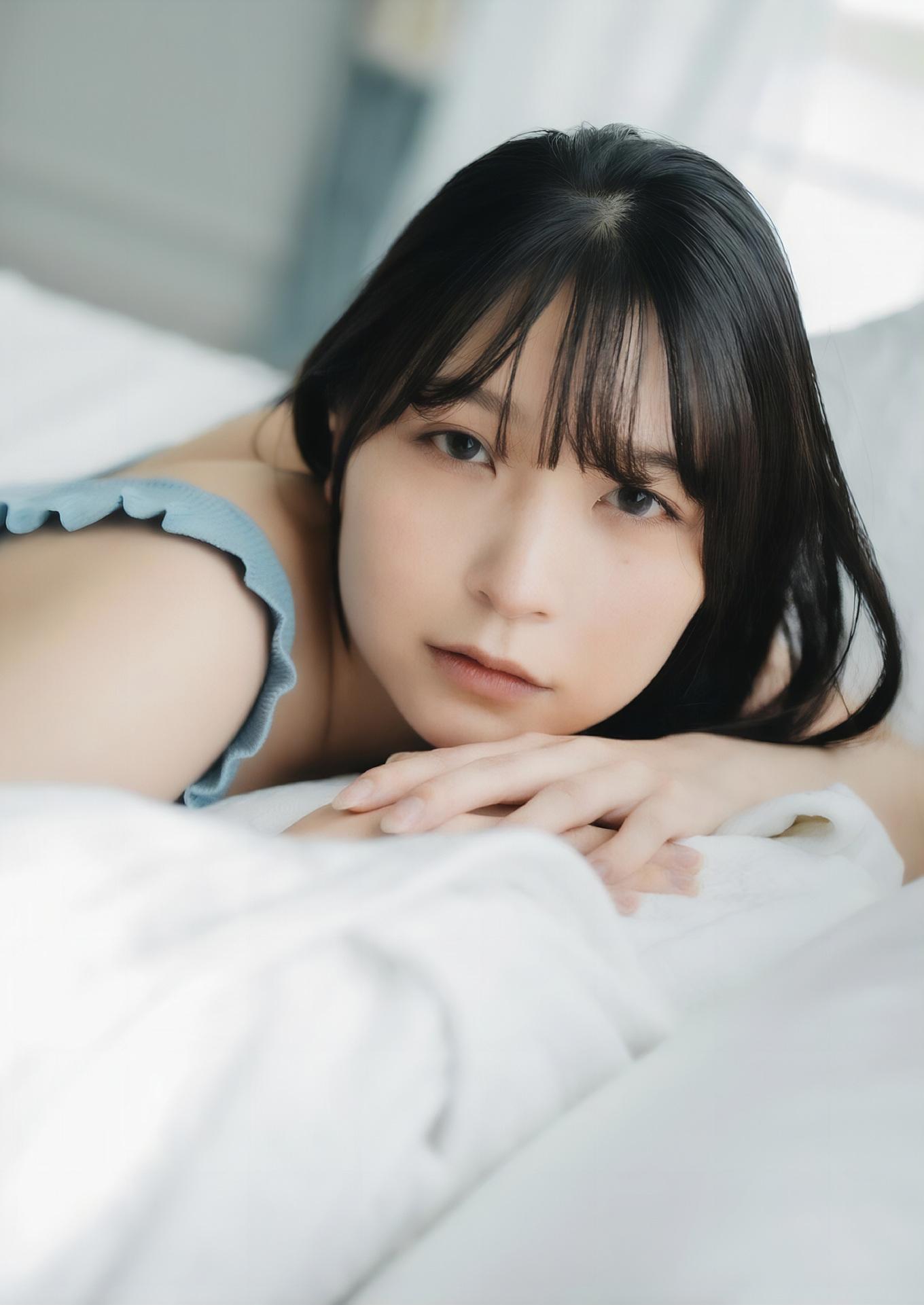 Marina Amatsu あまつまりな, 完全限定写真集 ‘The Queen’ Set.03(45)