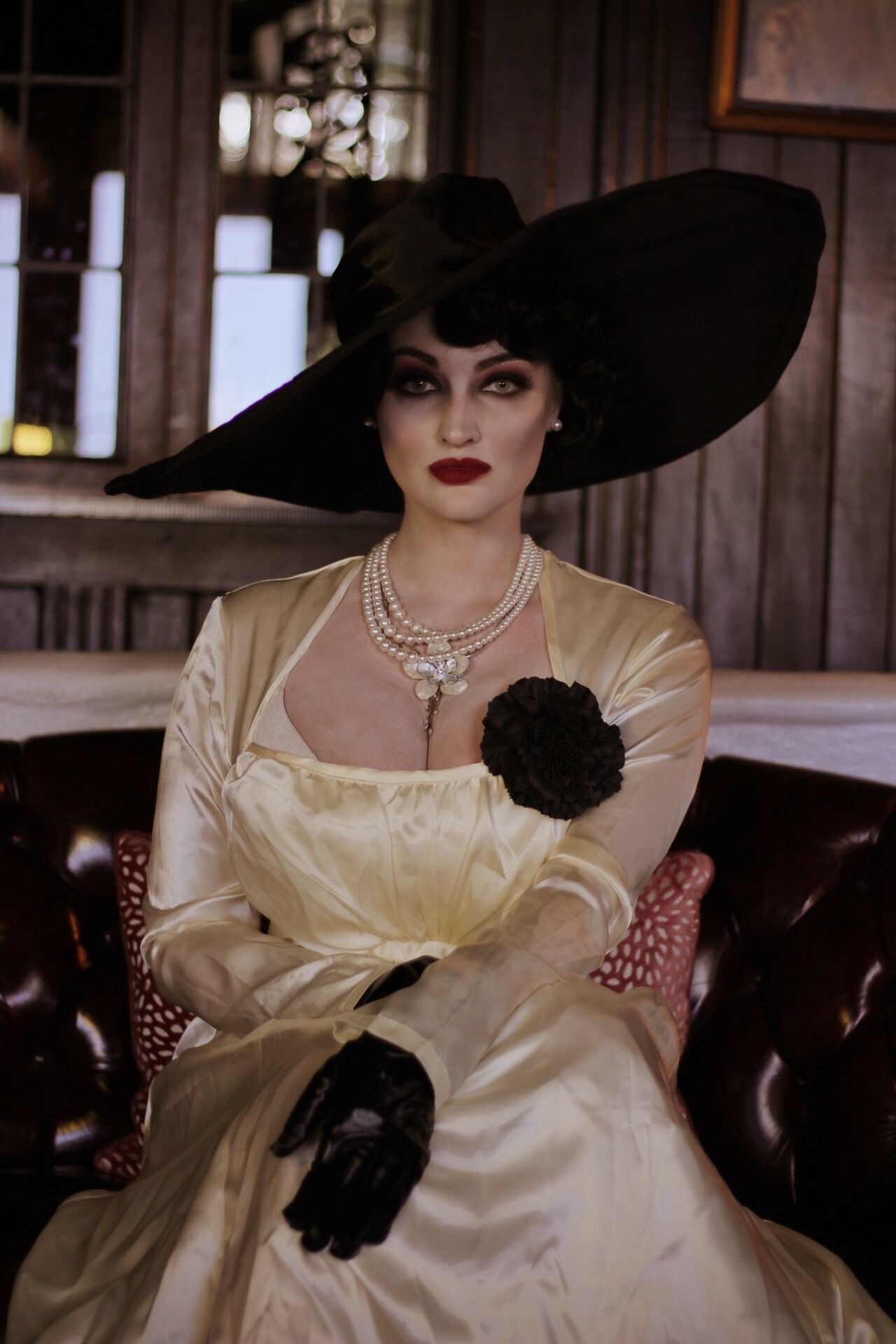 Anna Faith - Lady Dimitrescu
