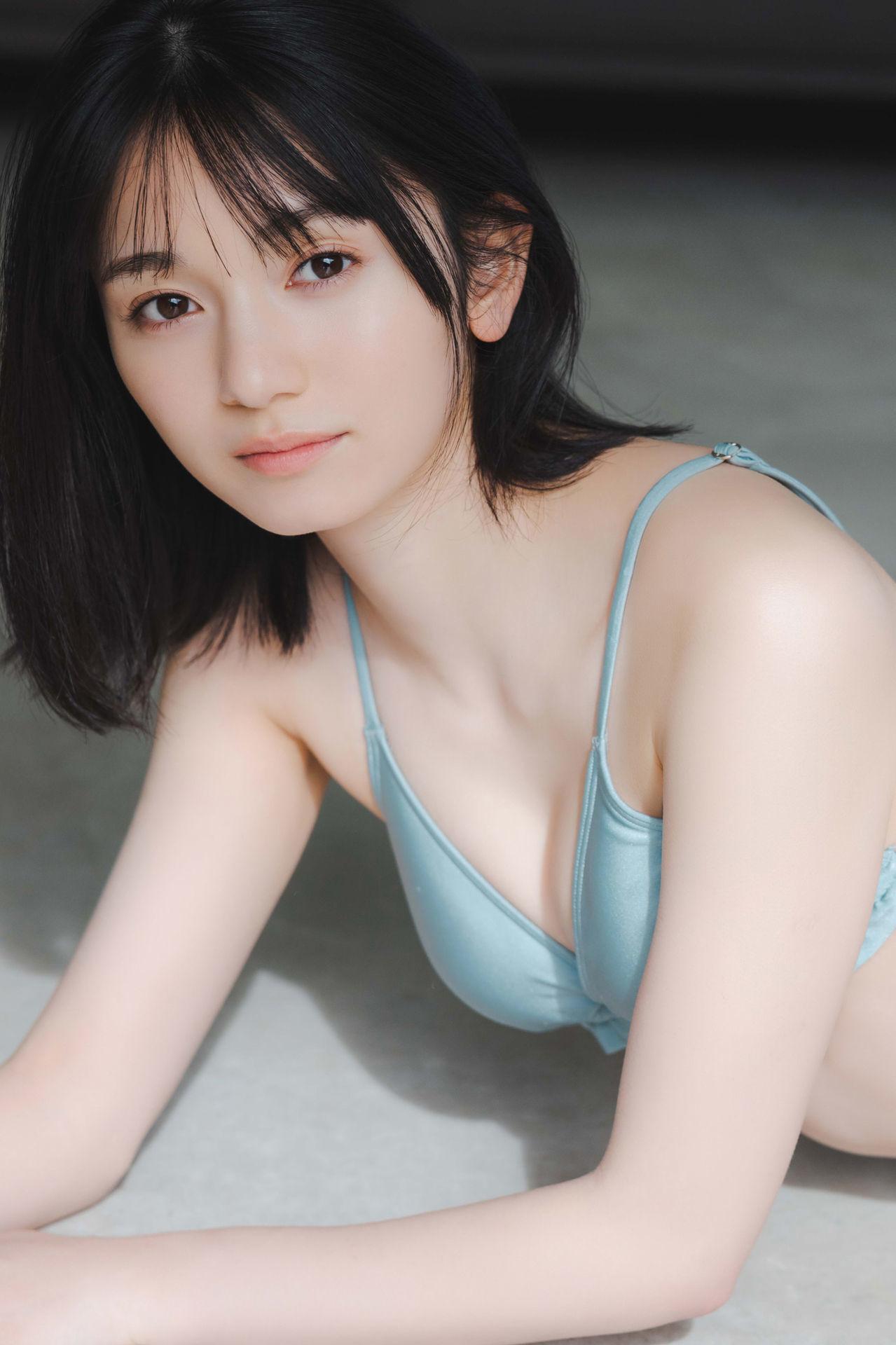 Fuuka Kumazawa 熊澤風花, ＦＲＩＤＡＹデジタル写真集 『二十歳になったから』 Set.04(25)