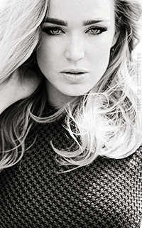 Caity Lotz RixxsQn6_o