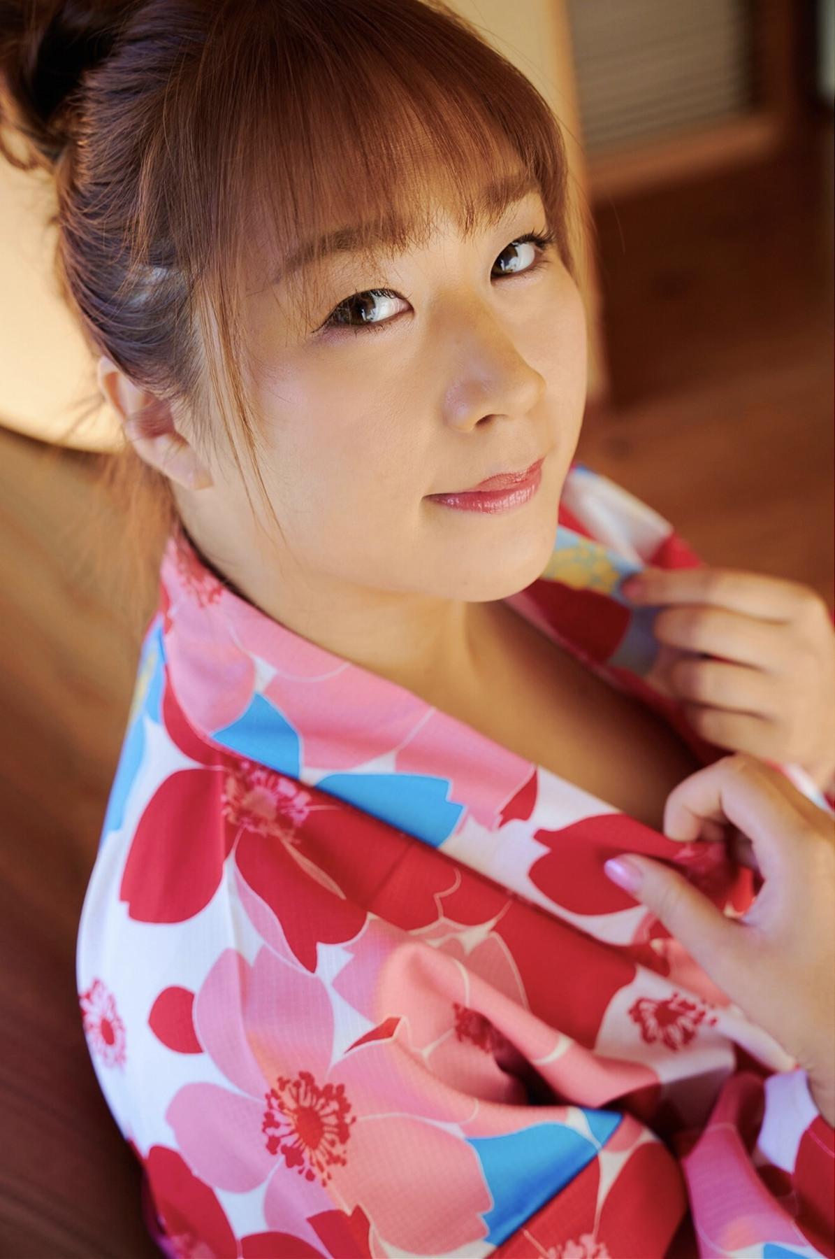 Ako アコ, 写真集 Evolved Gravure 『Ｋカップの想い』 Set.01(2)