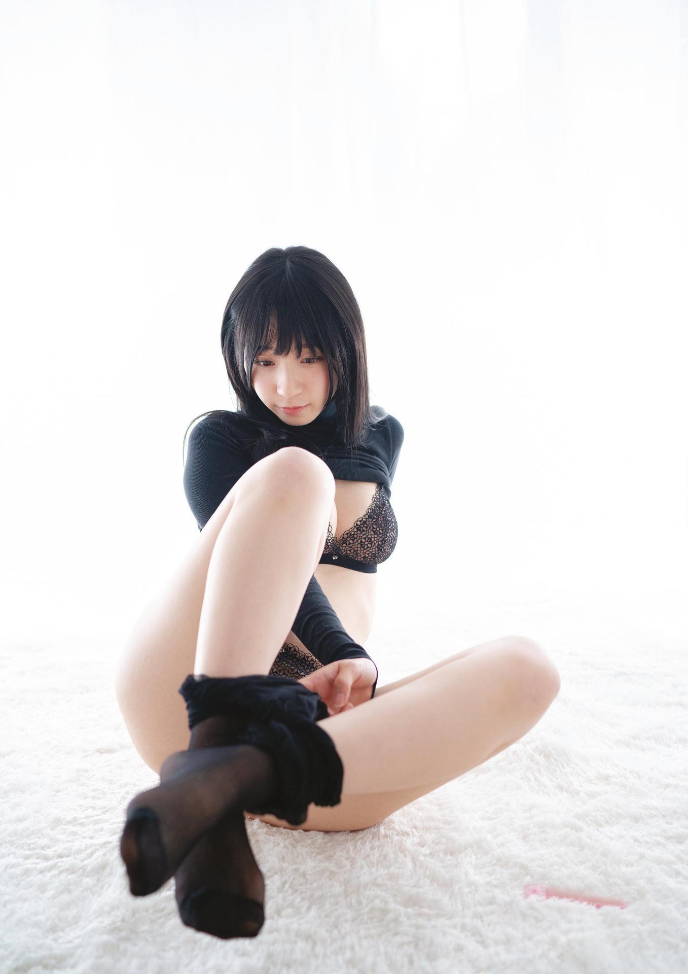 Moe Iori 伊織もえ, 写真集 1億3000万人の黒タイツ星人！黒だ白だ正義だ悪だ関係ないッ！！パンツが正義を守るお♥ Set 01(23)