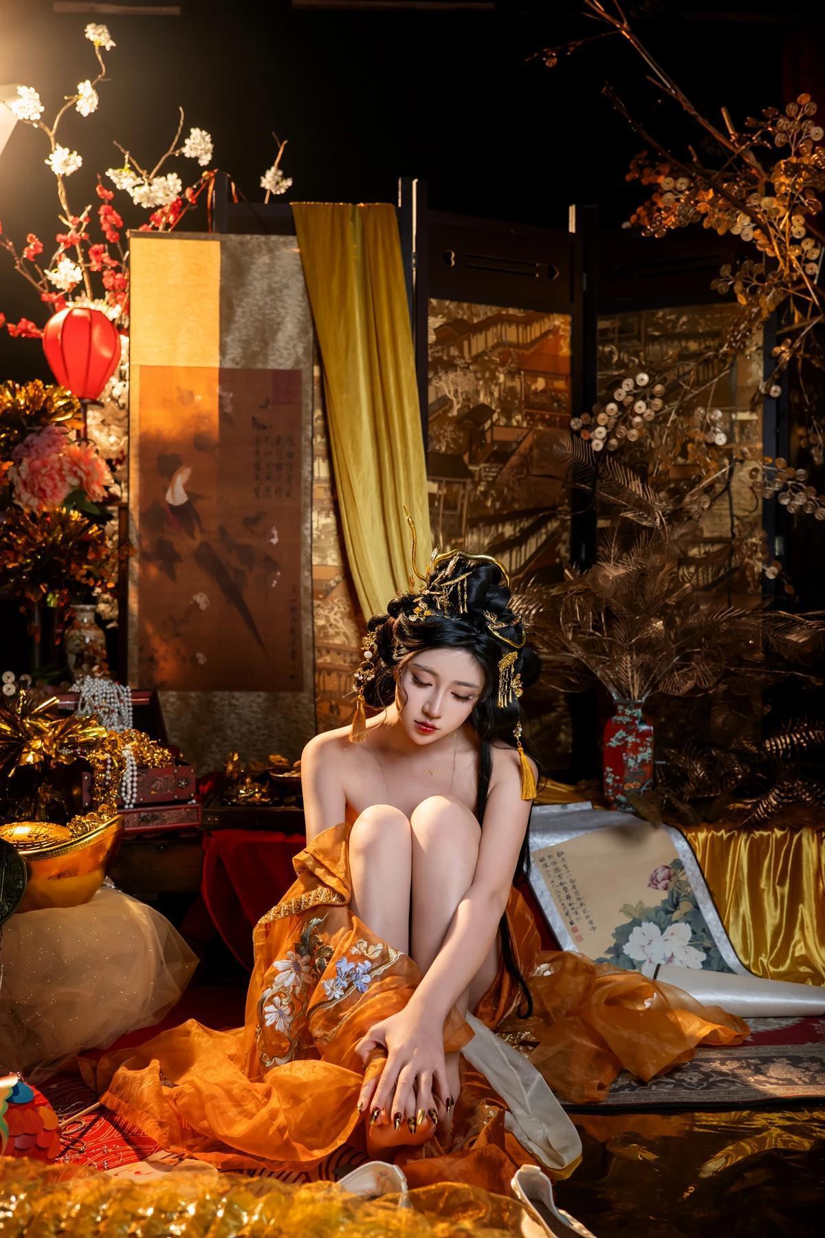 年年Nnian, 写真集 金蛇贺岁(13)