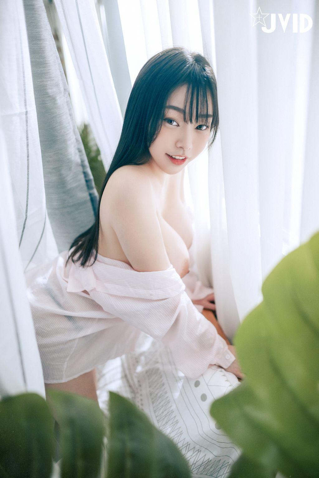 [JVID] 苡昕Slivia: 超巨乳女秘書 (159 photos)(102)