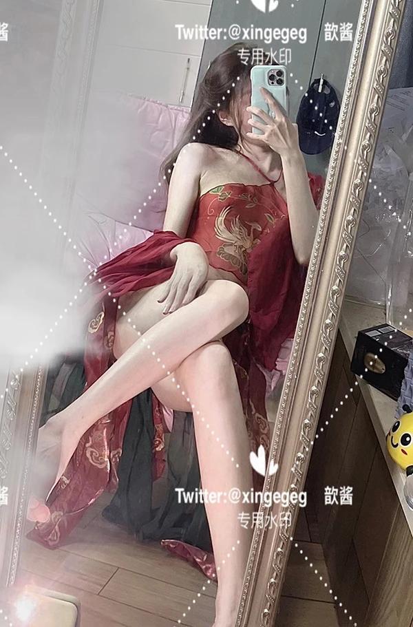 推特美女@歆歆宝 520门槛私拍尺度合集