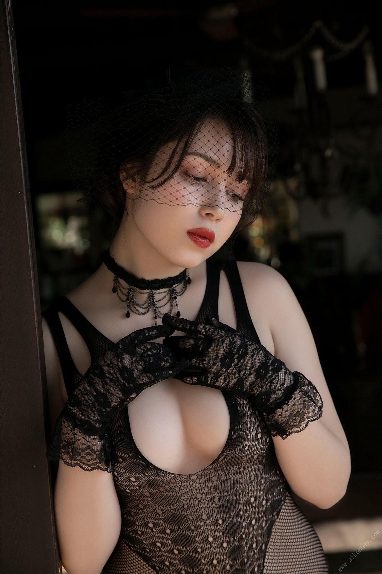 Michelle Megumi ミッシェル愛美, ＦＲＩＤＡＹデジタル写真集 「プレミアムヌード　ｖｏｌ．２　黒の花嫁」 Set.02(3)