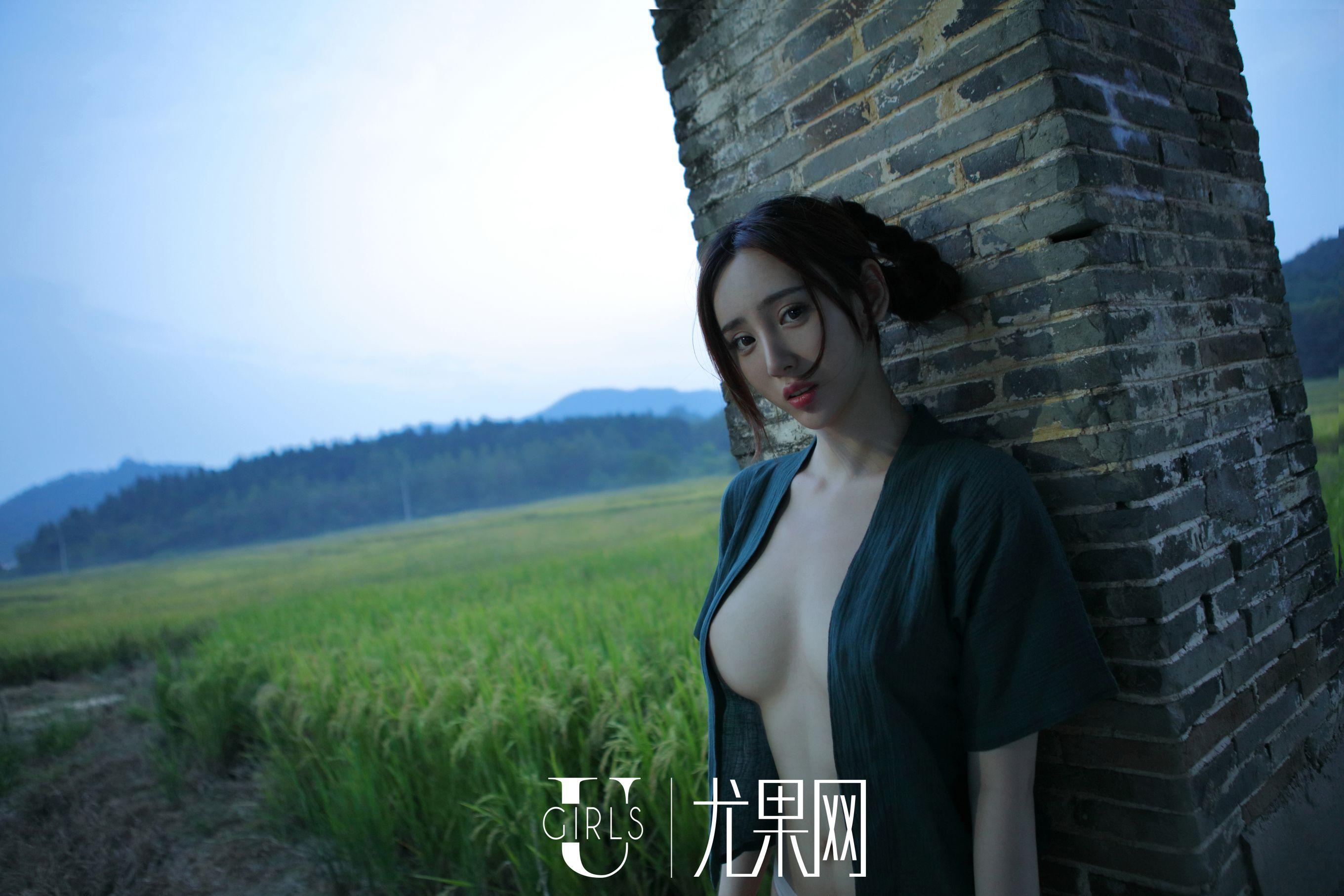 沈佳熹/颜爱泽/于思琪《合家欢》写真集 [尤果网Ugirls] T020(49)