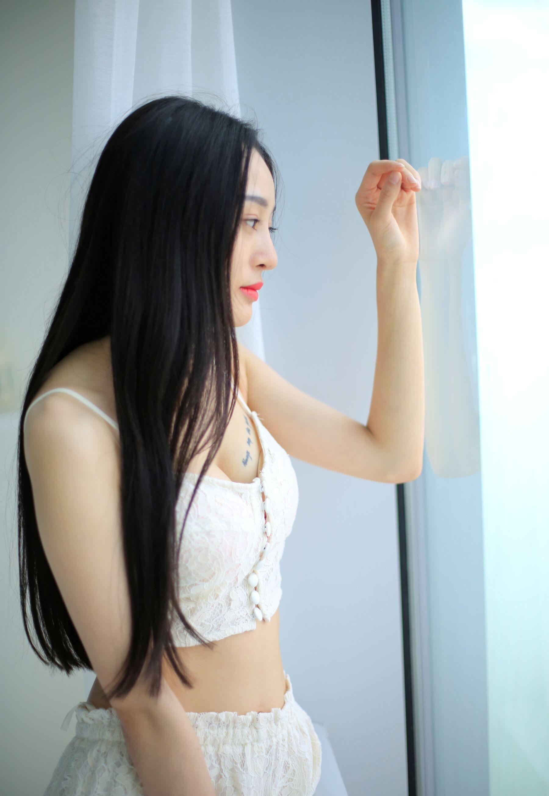 国模套图 素人私房流出(378)