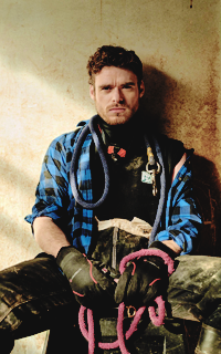 Richard Madden SB9hXSMc_o