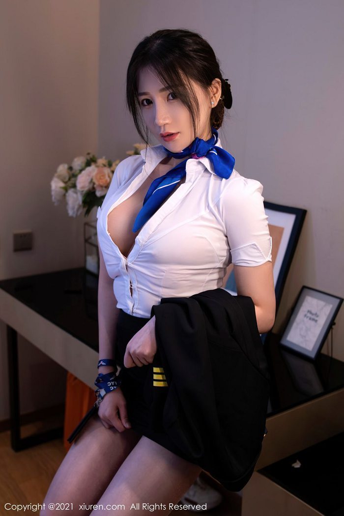 秀人网空乘小姐姐顾乔楠制服机长肥美香甜(20)