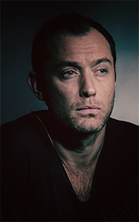 Jude Law - Page 3 ZJmSRsRm_o