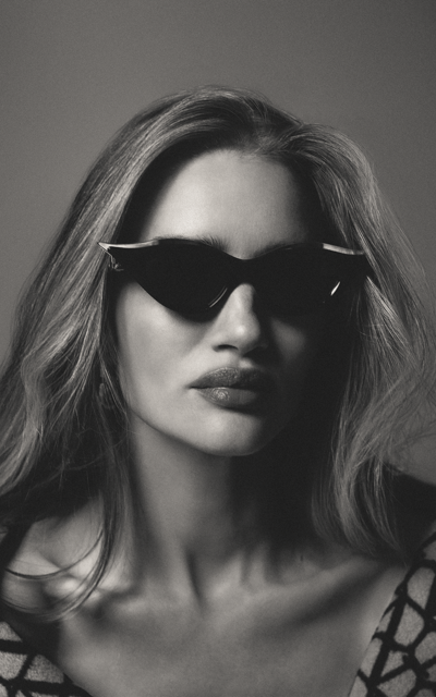 Rosie Huntington Whiteley O2H343JU_o