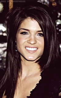 Marie Avgeropoulos BfLVe0Pn_o