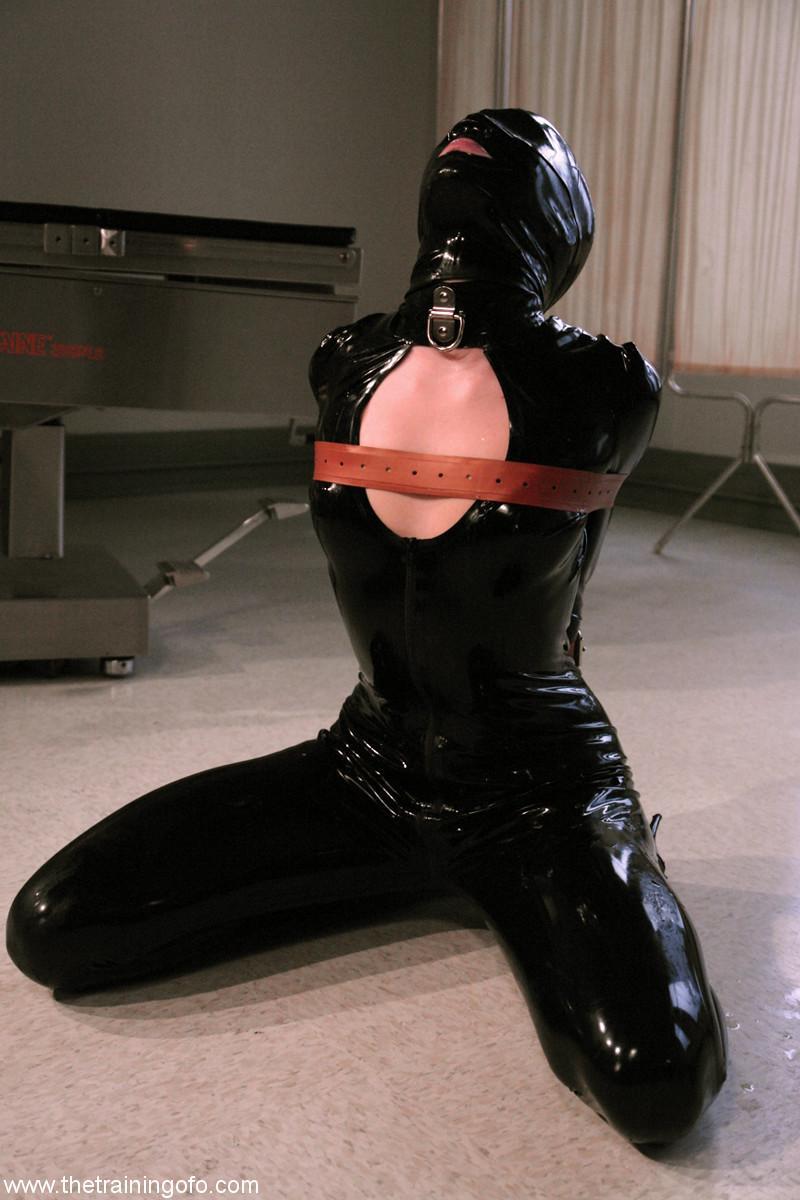 Bound latex-clad female slave Sarah Jane Ceylon gets her pussy & mouth dicked(20)