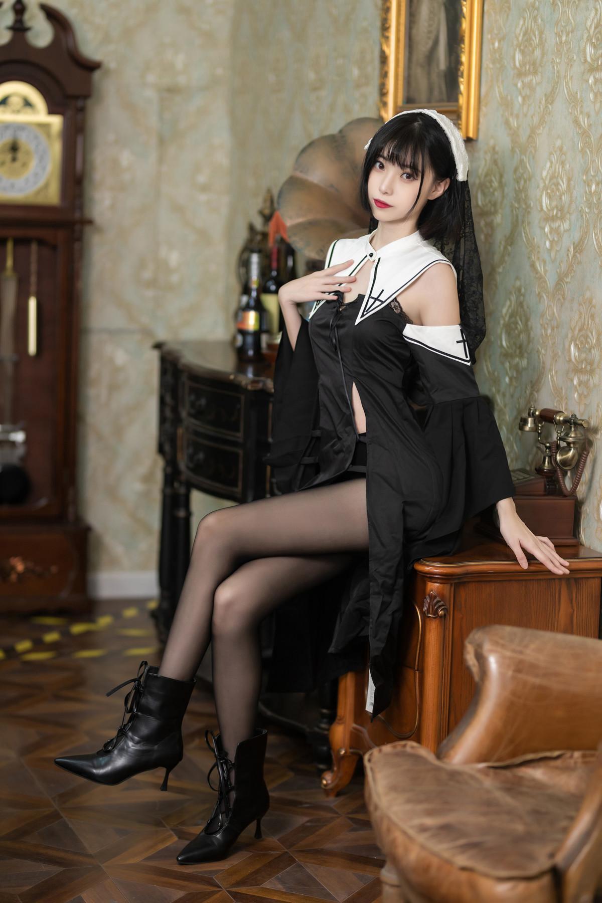 Cosplay 许岚LAN – 暗黑修女(25)