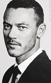 Luke Evans NbkxxFsr_o