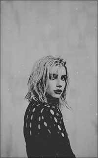 Emma Roberts 8H2y7TaG_o