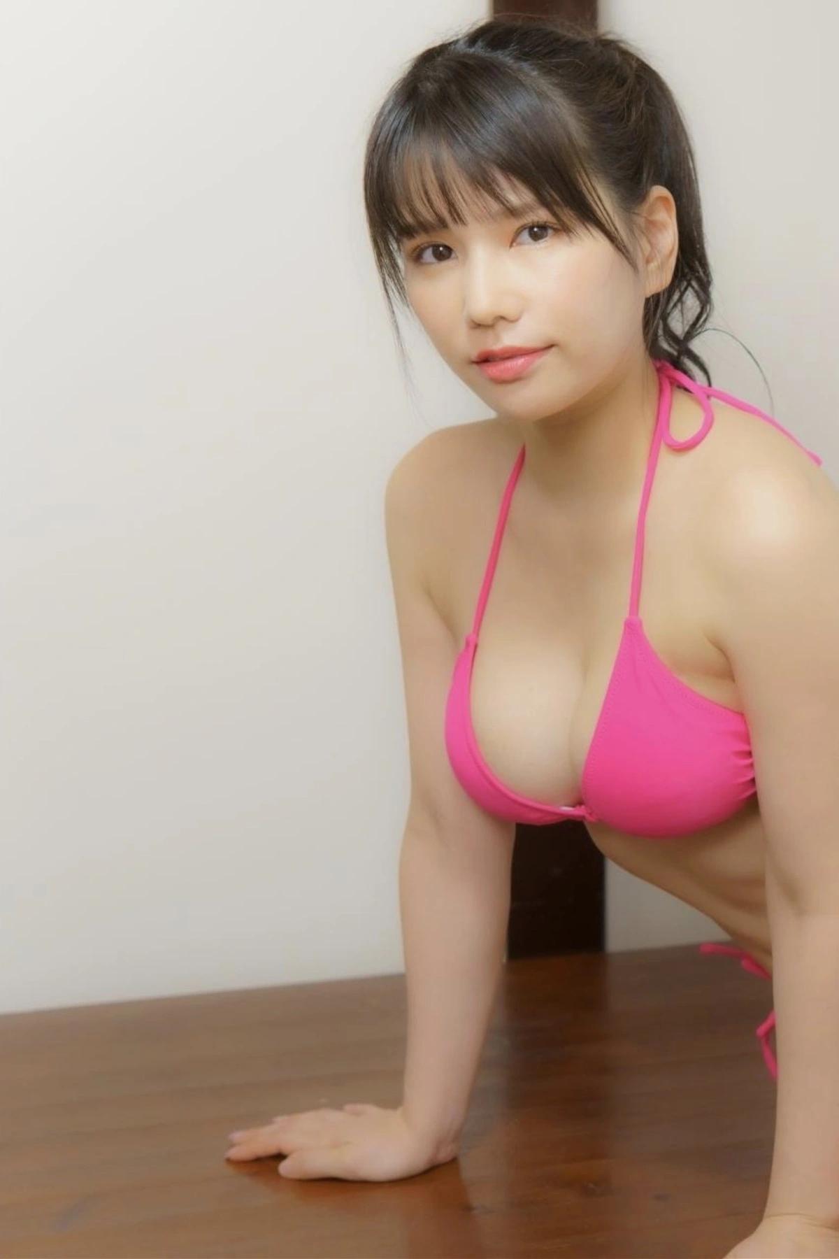 Yuka Aragaki 新垣優香, 写真集 「ミルキーグラマーが止まらない」 Set.01(12)
