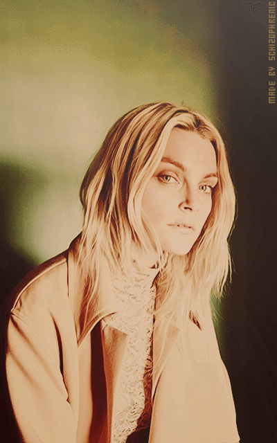 Jessica Stam Z9hYnbFX_o