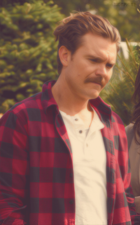 Clayne Crawford - Page 3 LVlmY0ht_o