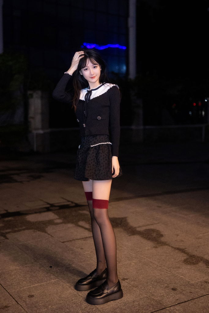 Xie Xiaoan - Charming black stockings