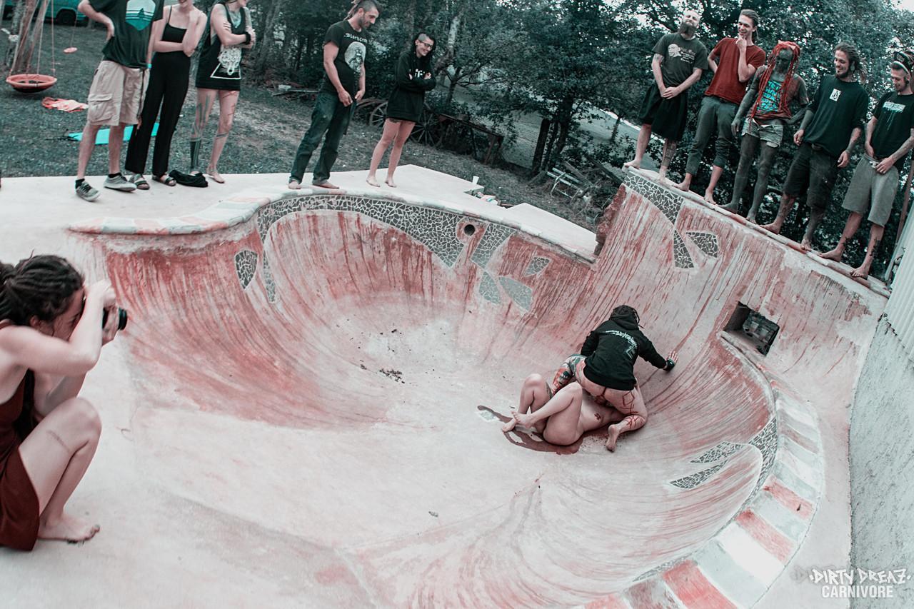 Alternative individuals have sex at a skate park while being pissed on(2)