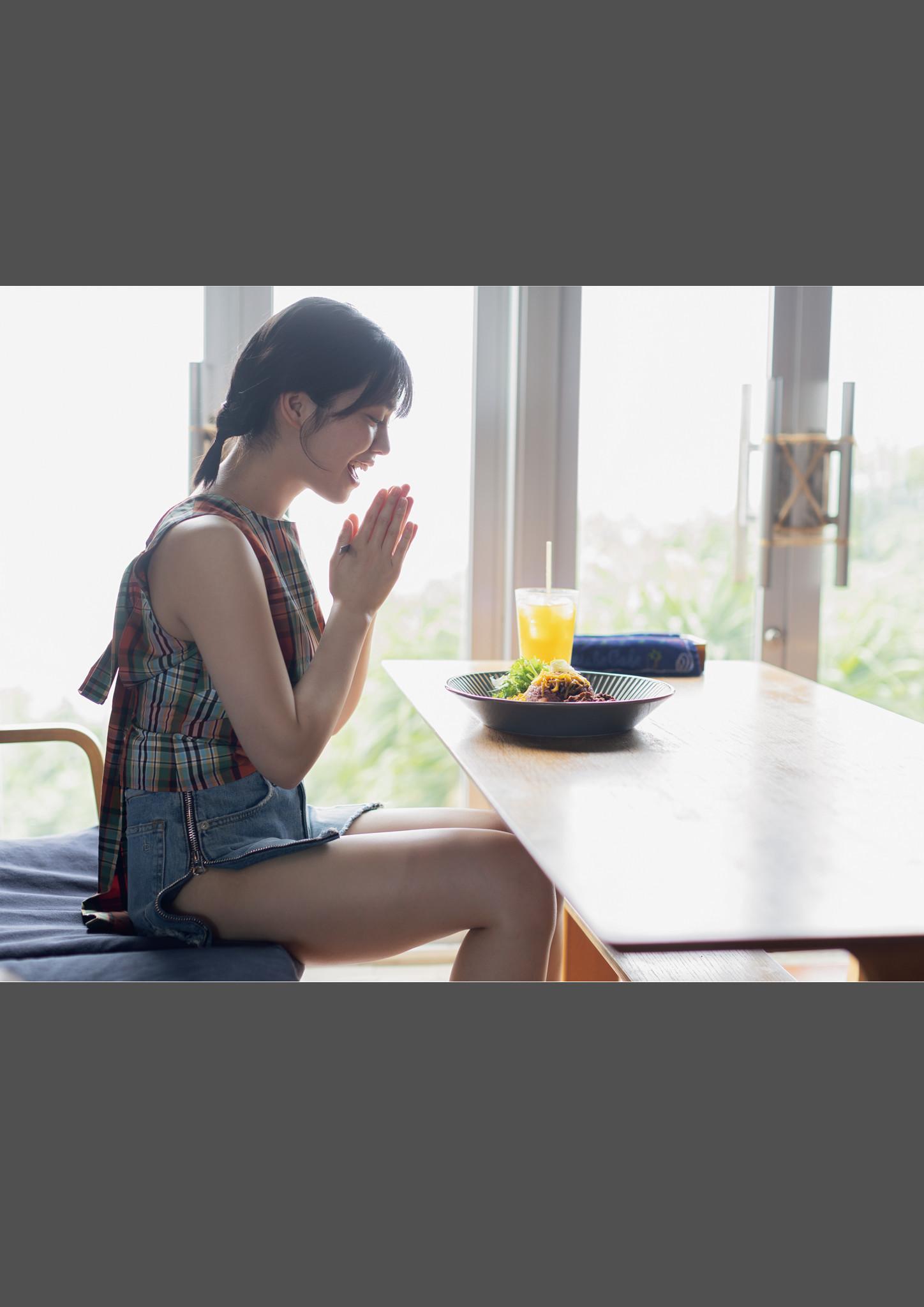 Mei Ishihama 石浜芽衣, 1st写真集 「ひかっている」 Set.01(3)