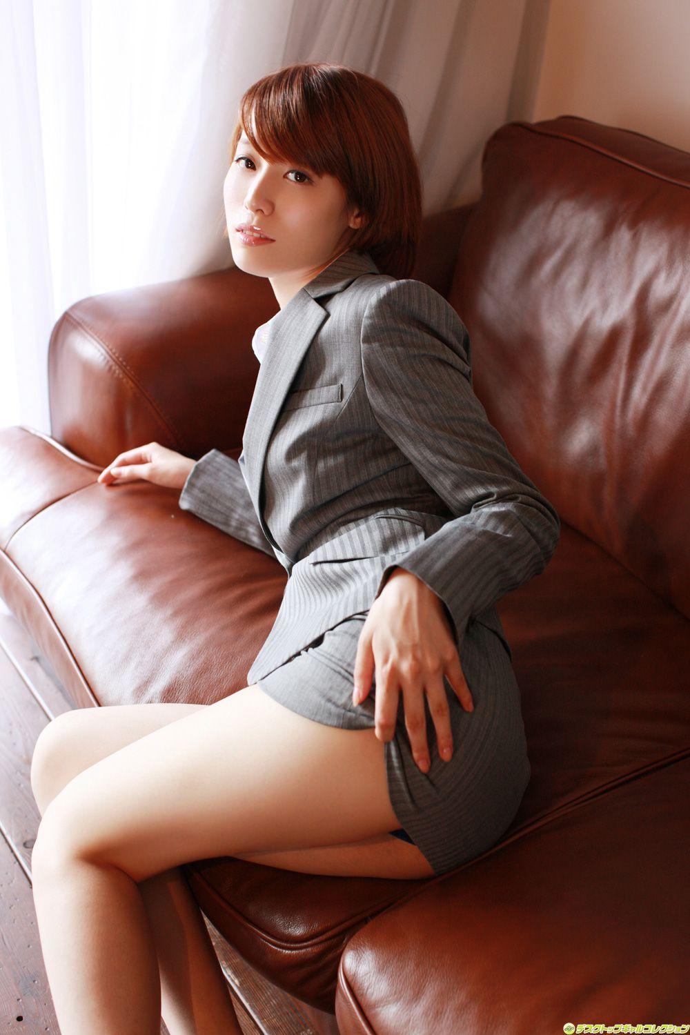 綱島恵里香《極上スレンダーお姉さんの生肌に急接近》写真集 [DGC] NO.1054(32)