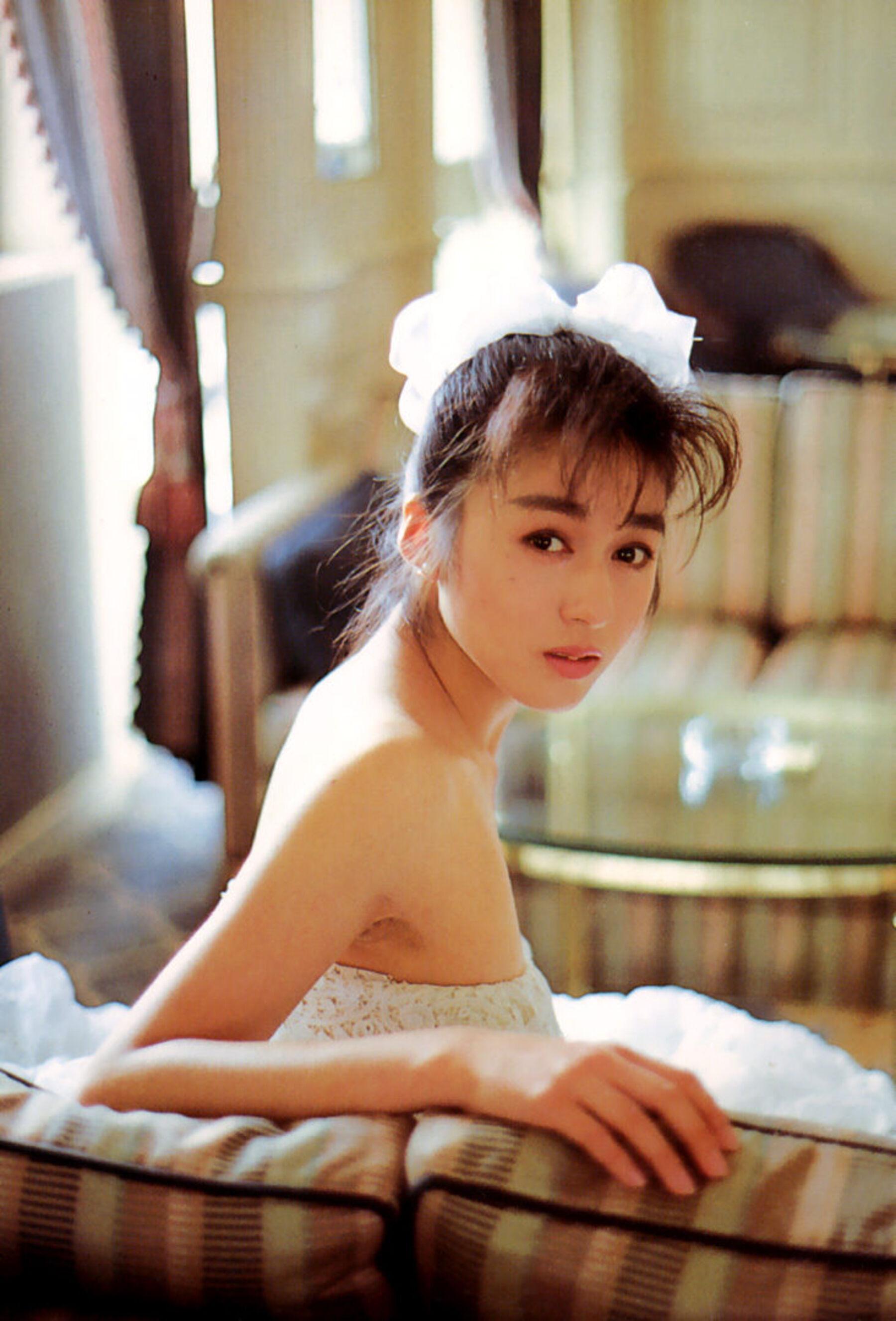 书籍扫描 Vol. 1989 青山知可子《亜热帯》(56)