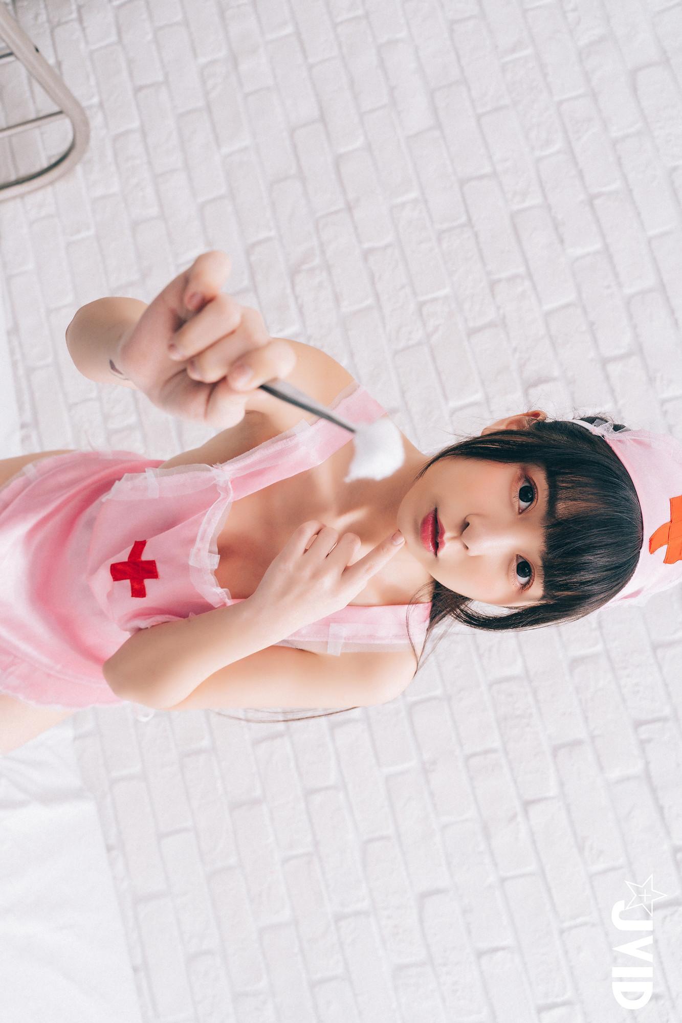 JVID 月台尼Tiny – 讓情色巨乳護士用女上位幫你搖出來吧(10)