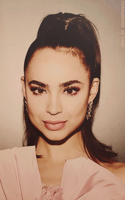 Sofia Carson BCXTeYiw_o