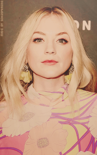 Emily Kinney Zx1NWSgg_o