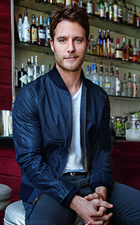 Jake McDorman - Page 2 KlVbMyzA_o