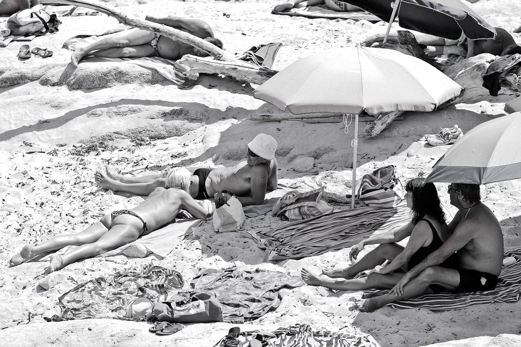 На пляжах Сен-Тропе / Maya Stepper and Clara Rosager on Saint-Tropez beach by Cameron Hammond На пляжах Сен-Тропе / Maya Stepper and Clara Rosager on Saint-Tropez beach by Cameron Hammond