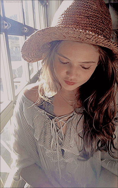 danielle campbell SuJ5iRXn_o