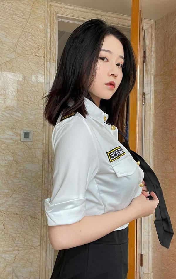 极品女神年年私拍涩女警制服的诱惑(25)