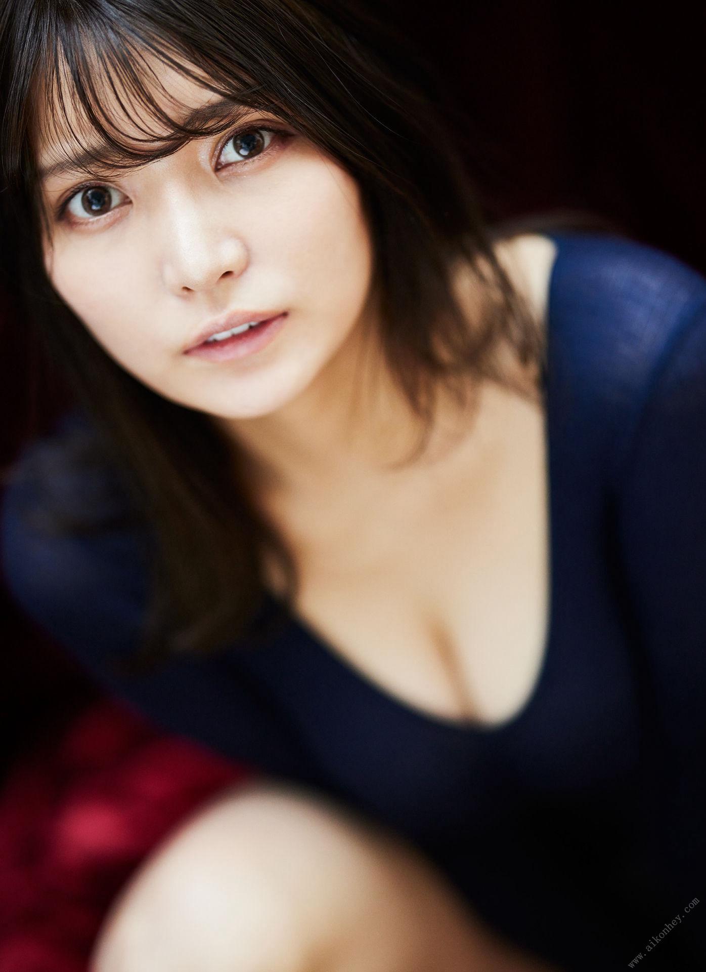 Sayaka Nitori 似鳥沙也加, TSUTAYA限定 似鳥沙也加 PhotoBook 「PURE」 Set.01(3)