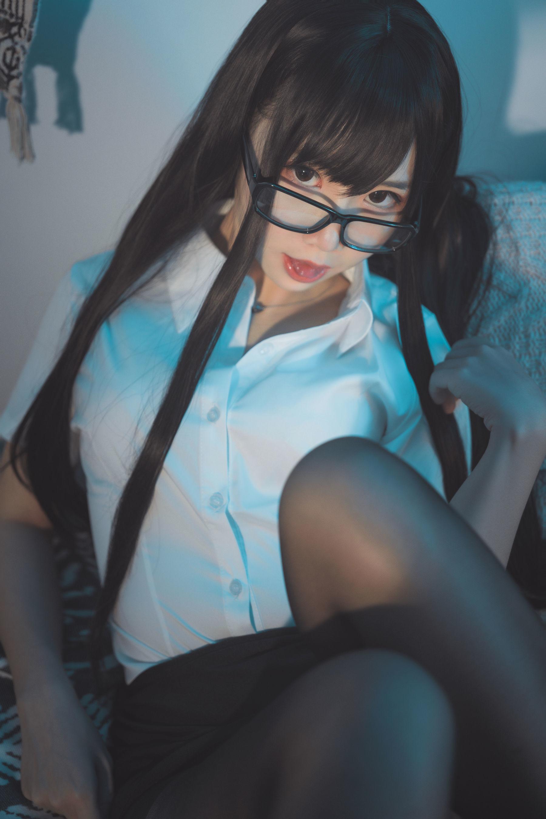 面饼仙儿《黑丝OL》 [福利COSPLAY] 写真集(6)