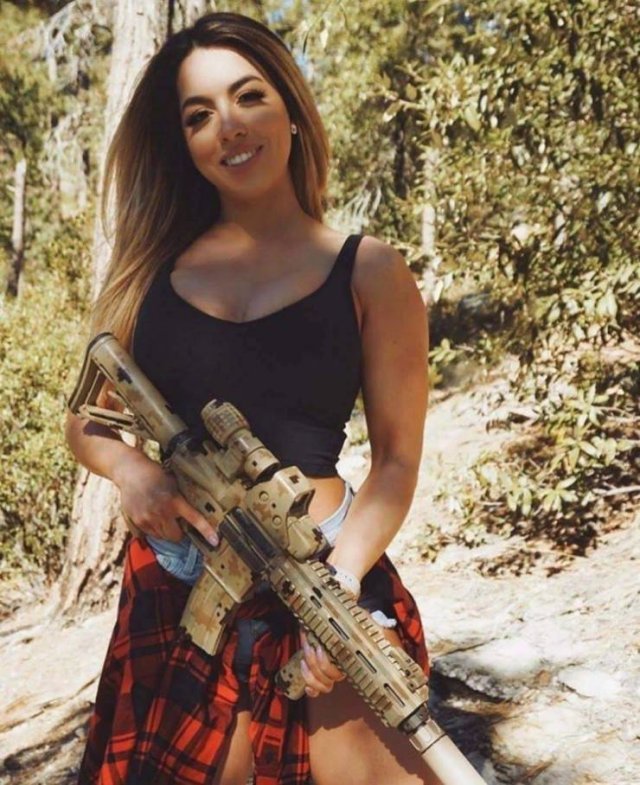 WOMEN WITH WEAPONS 7 VY8vAXbT_o