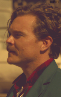 Clayne Crawford - Page 2 BtqkLyX1_o