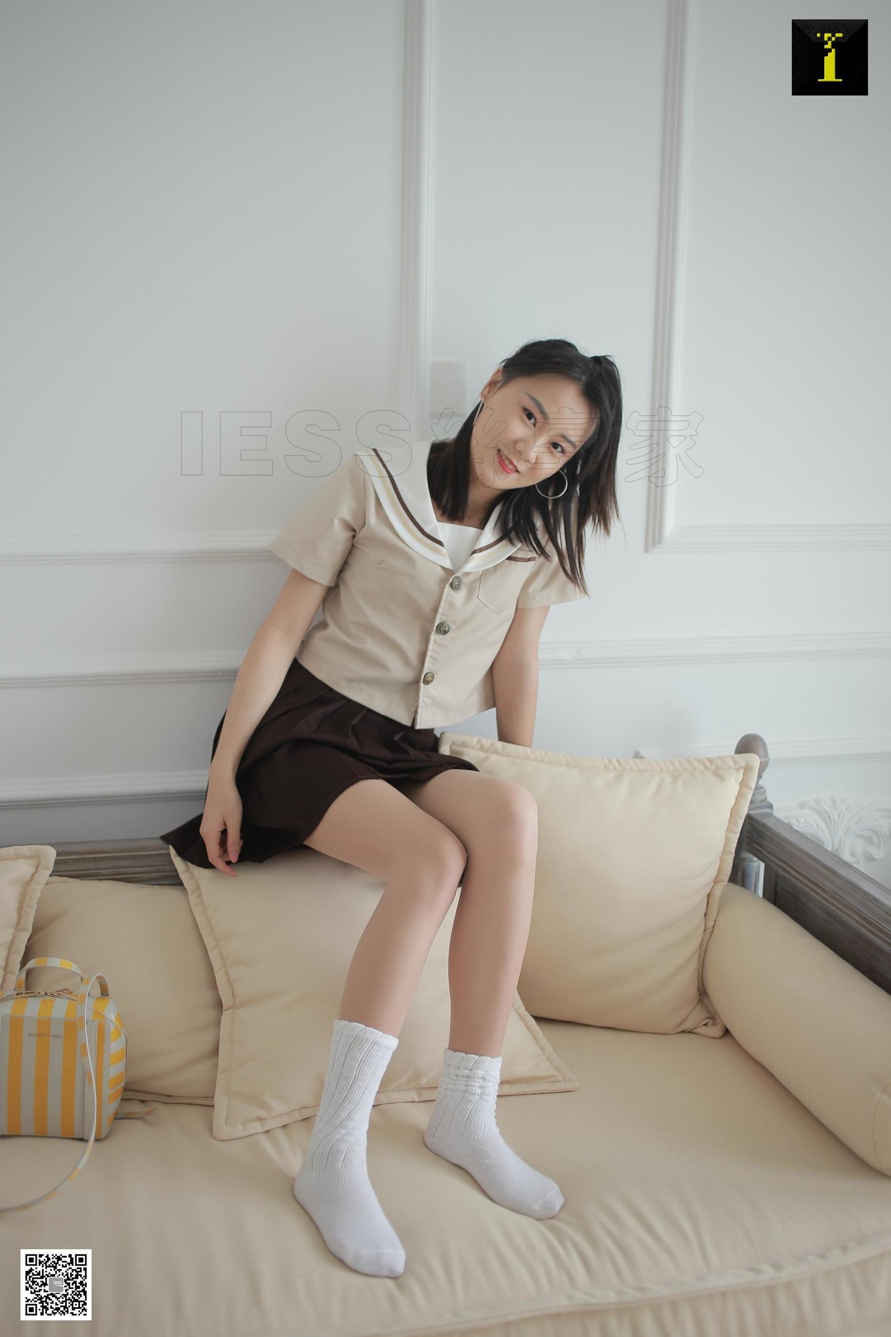 模特小衫 《小衫初尝JK棉袜》 [IESS异思趣向] 美腿丝足写真集(60)