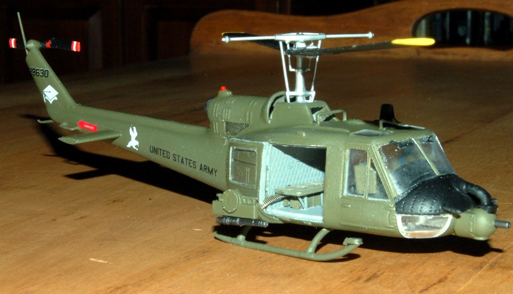 UH-1B Huey 1/72 Hobby Boss, With A Little Help - Ready For Inspection ...