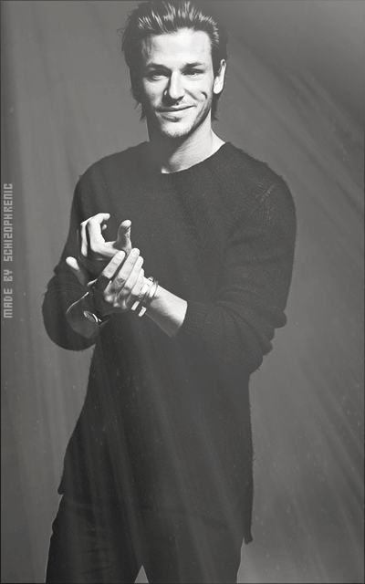 Gaspard Ulliel PiNFey1m_o