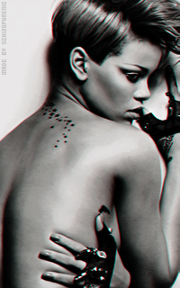 Rihanna WwlqCWe5_o