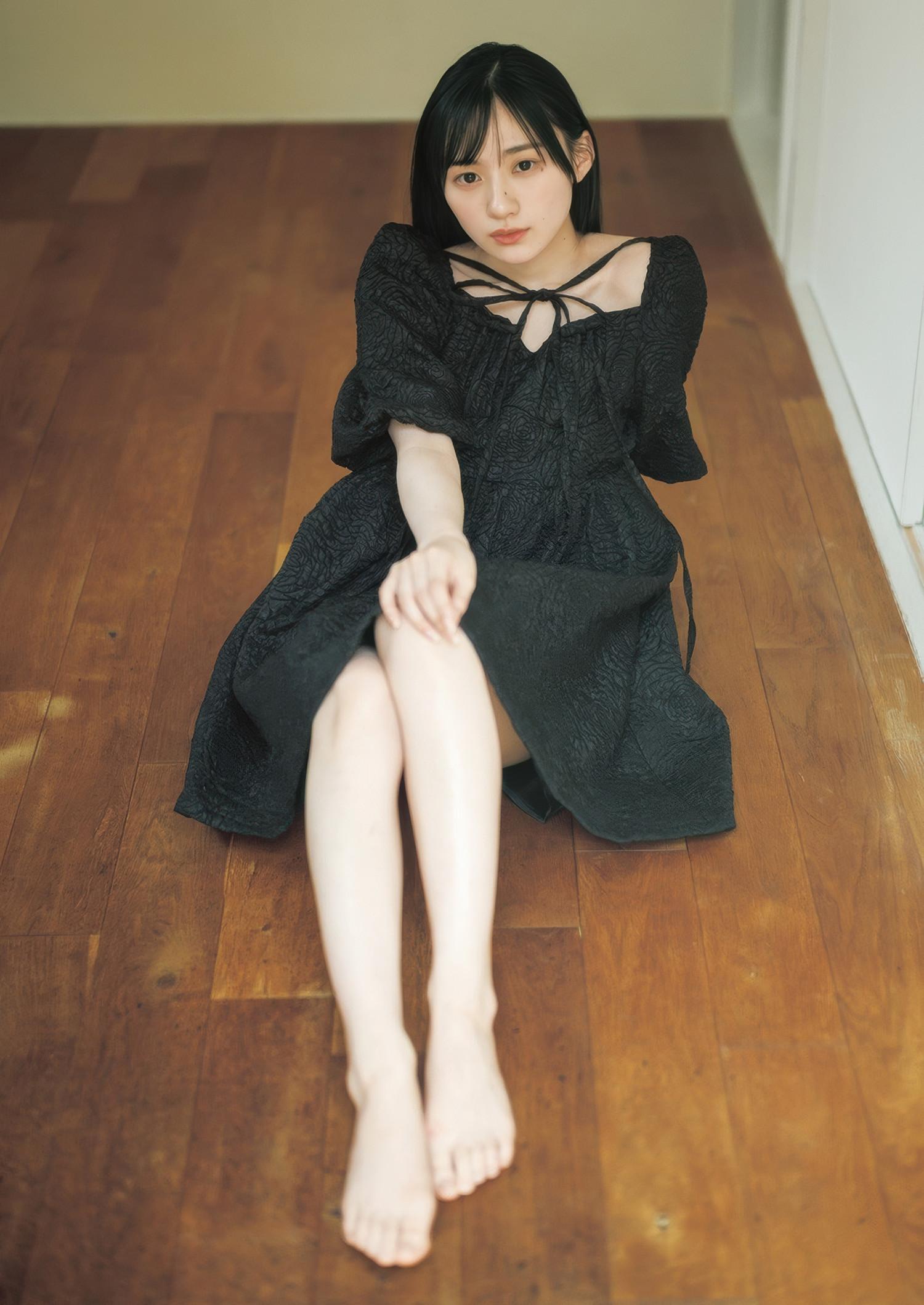 Sakura Kawasaki 川﨑桜, Young Jump 2025 No.33 (ヤングジャンプ 2025年33号)(5)