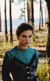 Jena Goldsack DBkwpovJ_o